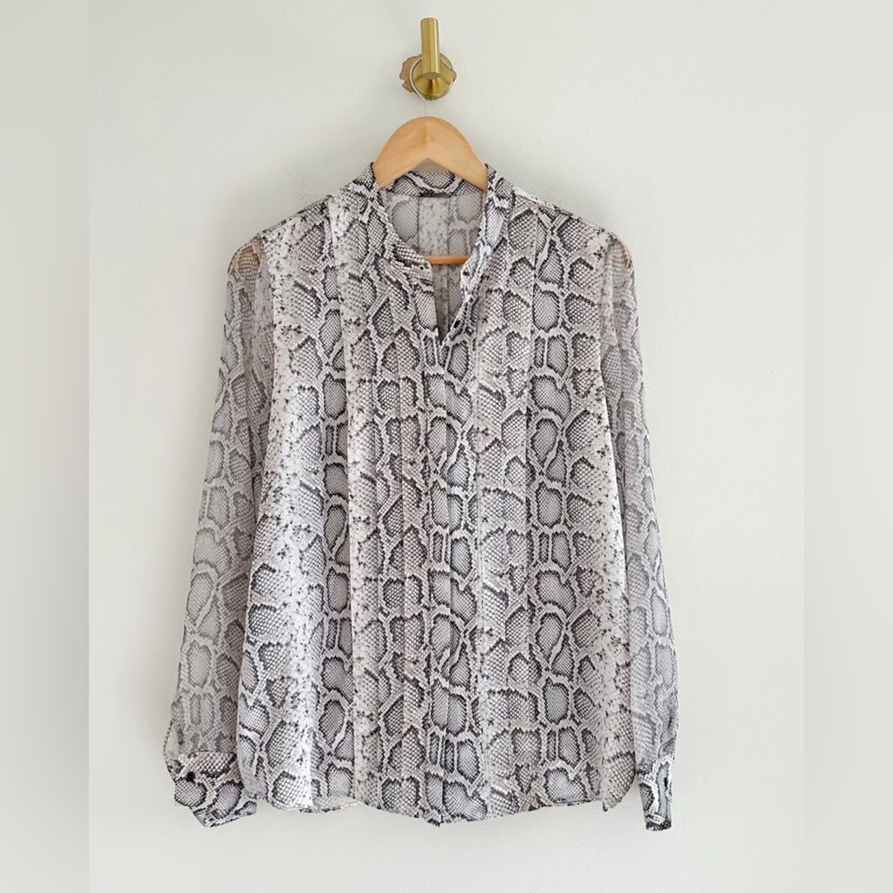 Ellie Tahari Silk Snakeskin Print Blouse, size L. Hidden Button down.